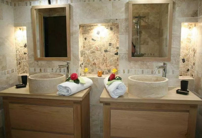 Chez Renée Et Raynal B&b