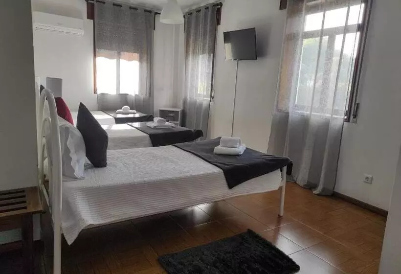 Hotelli Alojamento Local Tamega