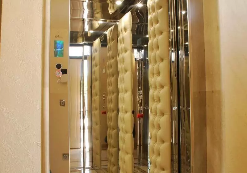 پانسیون Daphnae House