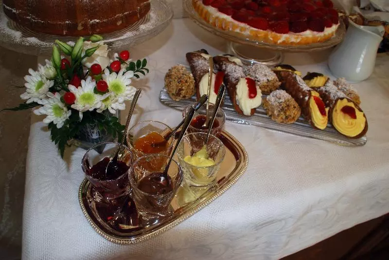 پانسیون Daphnae House