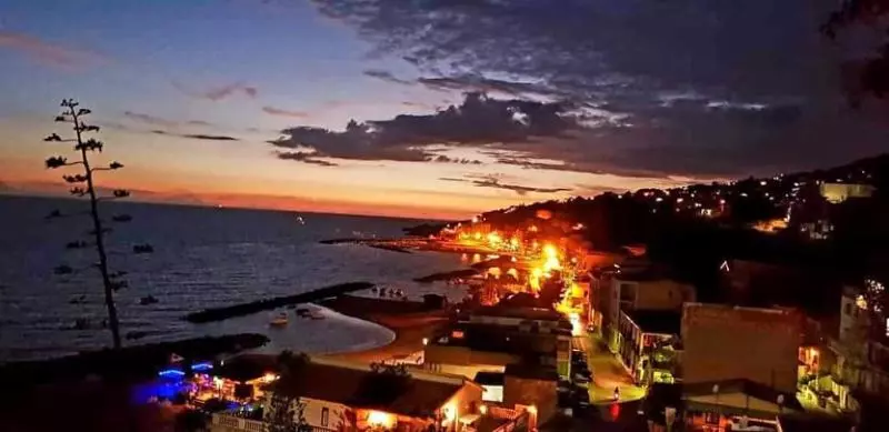 پانسیون Daphnae House