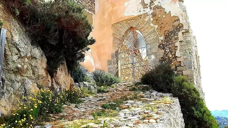 پانسیون Daphnae House