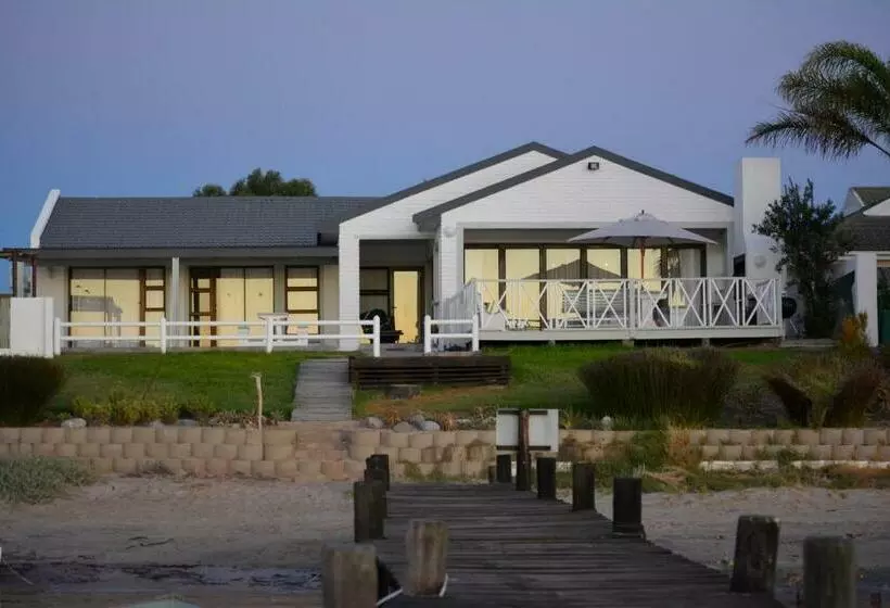 Majatalo Rivertides Self Catering Guest House