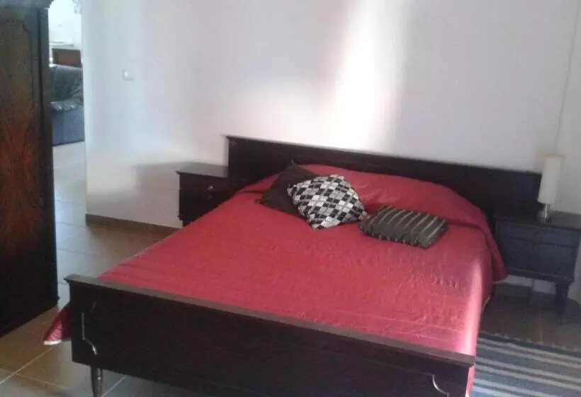 پانسیون Ti Marquitas