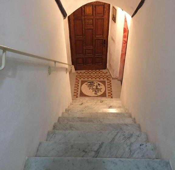 ベッドアンドブレックファースト B B Griffondoro