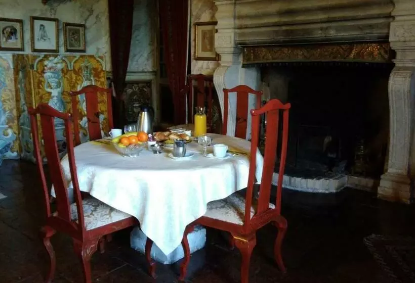 Aamiaismajoitus (B&B) Château De Mauriac