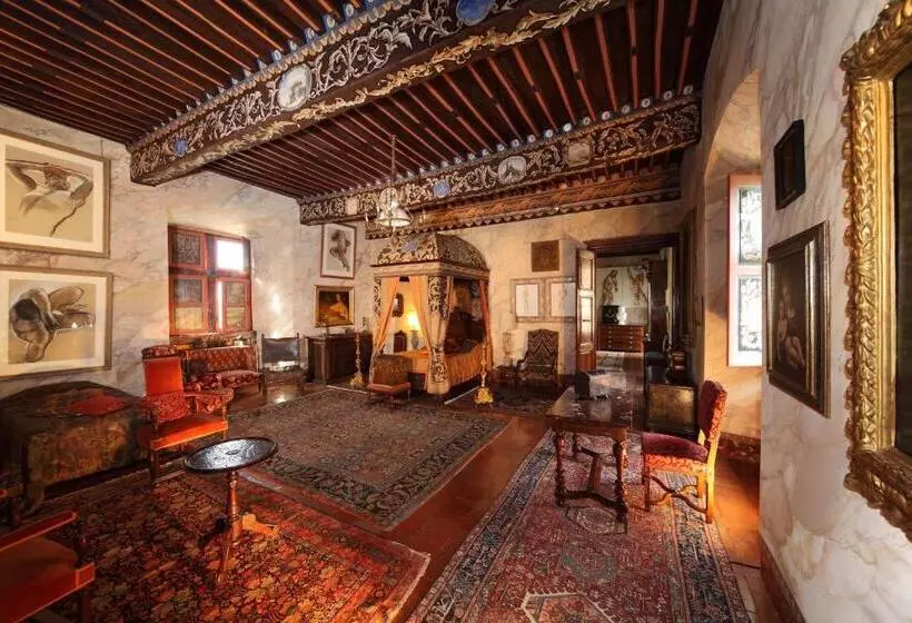 Aamiaismajoitus (B&B) Château De Mauriac