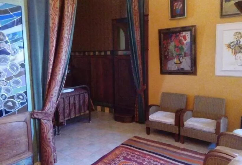 Aamiaismajoitus (B&B) Château De Mauriac