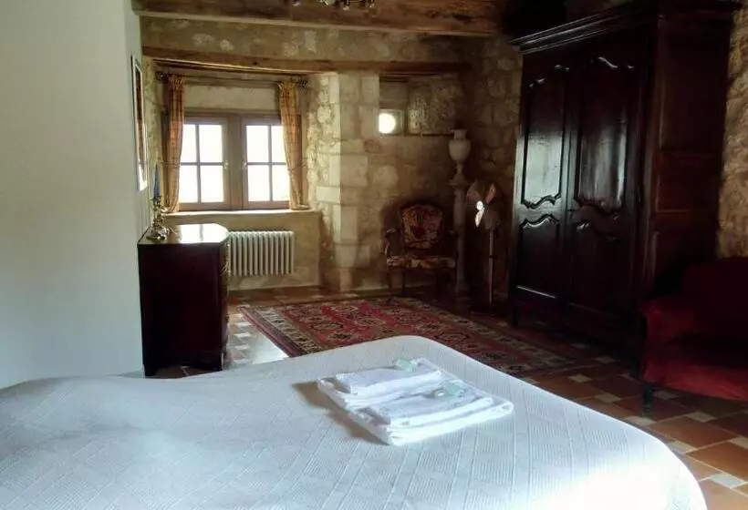 Aamiaismajoitus (B&B) Château De Mauriac