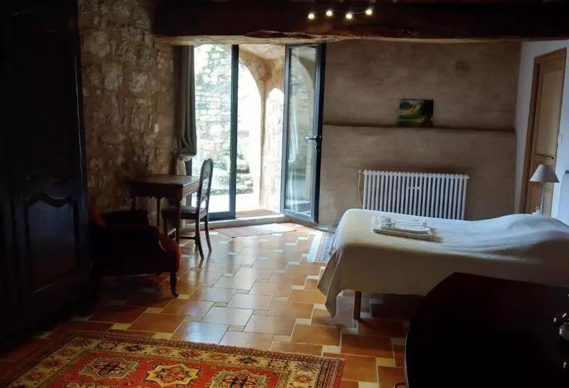 Aamiaismajoitus (B&B) Château De Mauriac