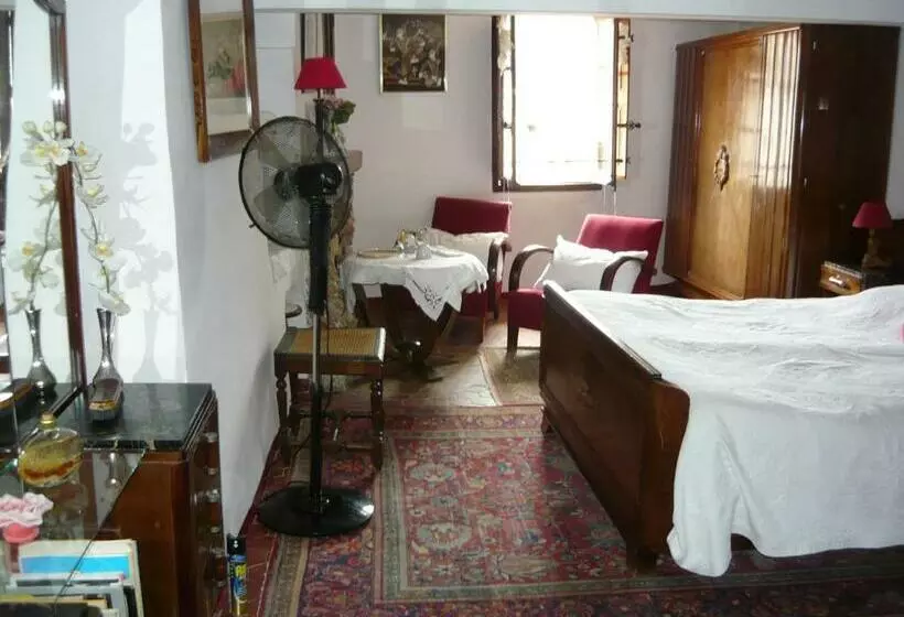 ベッドアンドブレックファースト Le Pra De Pé