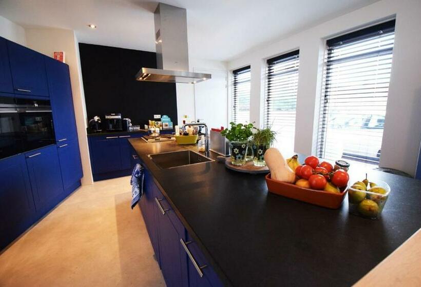 تختخواب و صبحانه Table D Hôte Teune & Janna