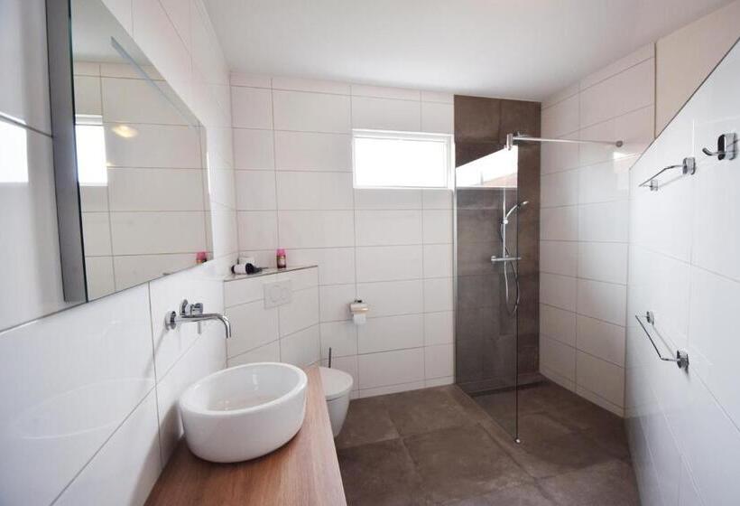 تختخواب و صبحانه Table D Hôte Teune & Janna