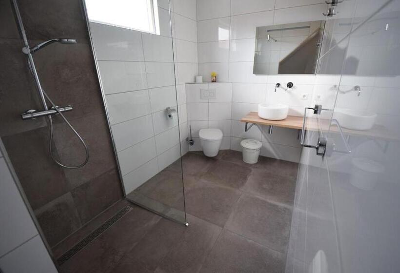 تختخواب و صبحانه Table D Hôte Teune & Janna