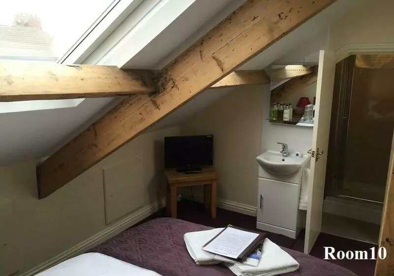 تختخواب و صبحانه The Arches Guest House