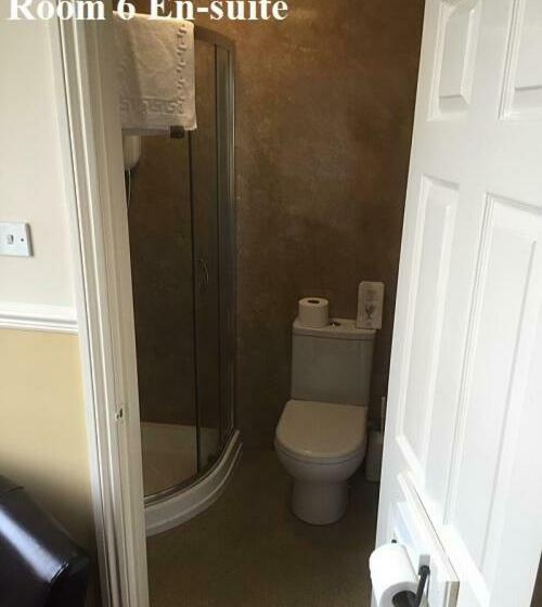 مبيت وإفطار The Arches Guest House