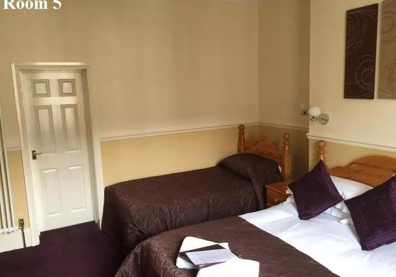 تختخواب و صبحانه The Arches Guest House