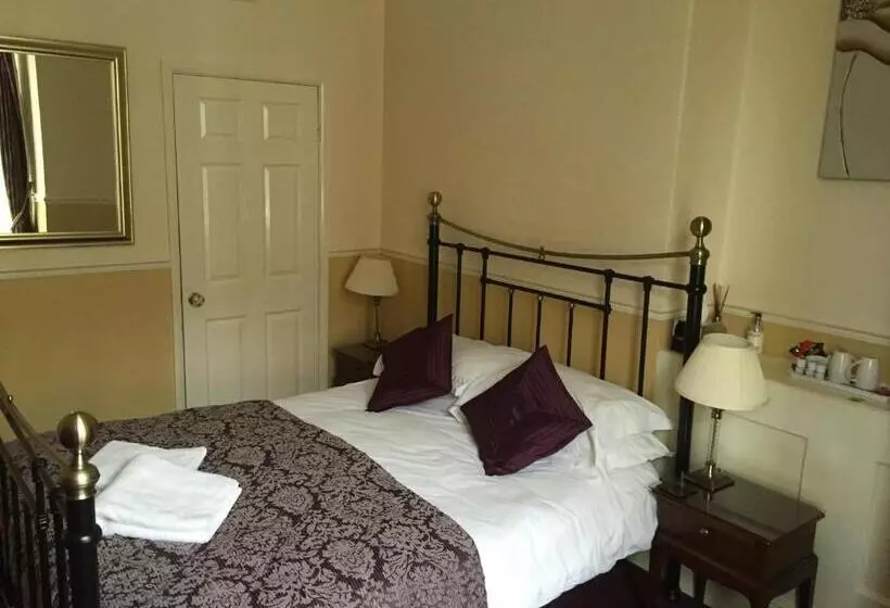 تختخواب و صبحانه The Arches Guest House