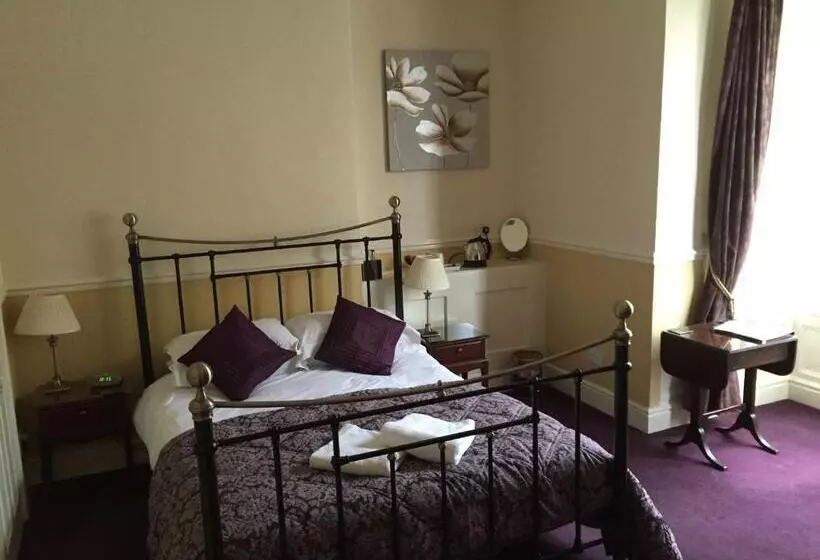 تختخواب و صبحانه The Arches Guest House