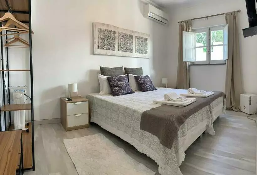 Majatalo Discovery Tavira