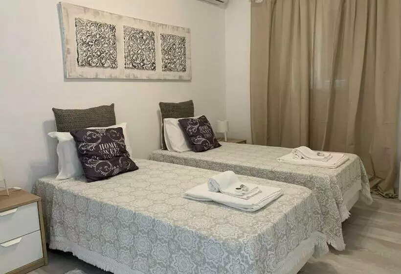 Majatalo Discovery Tavira