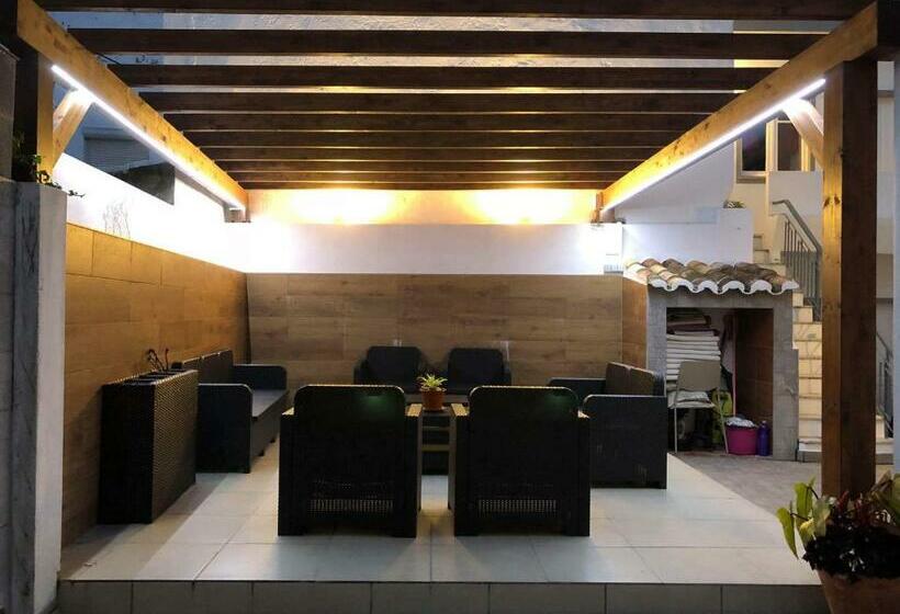 بنسيون Discovery Tavira