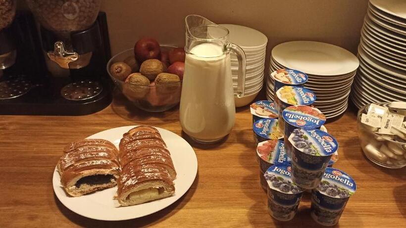 膳宿费 Penzion A Restaurace V Háji