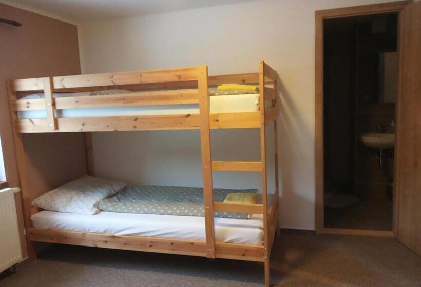 膳宿费 Penzion A Restaurace V Háji