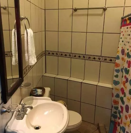 Majatalo Posada Familiar El Dorado