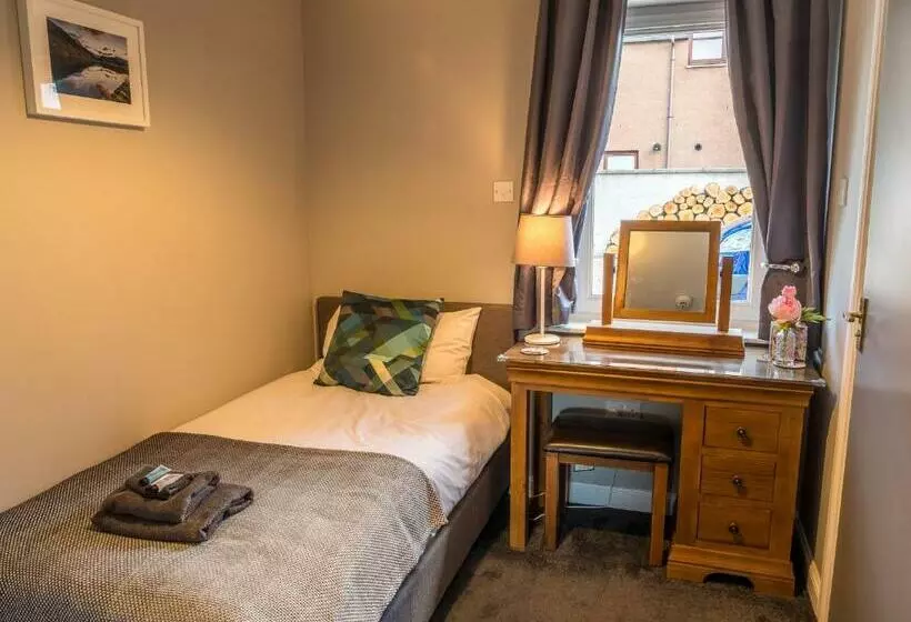 Majatalo The Birches