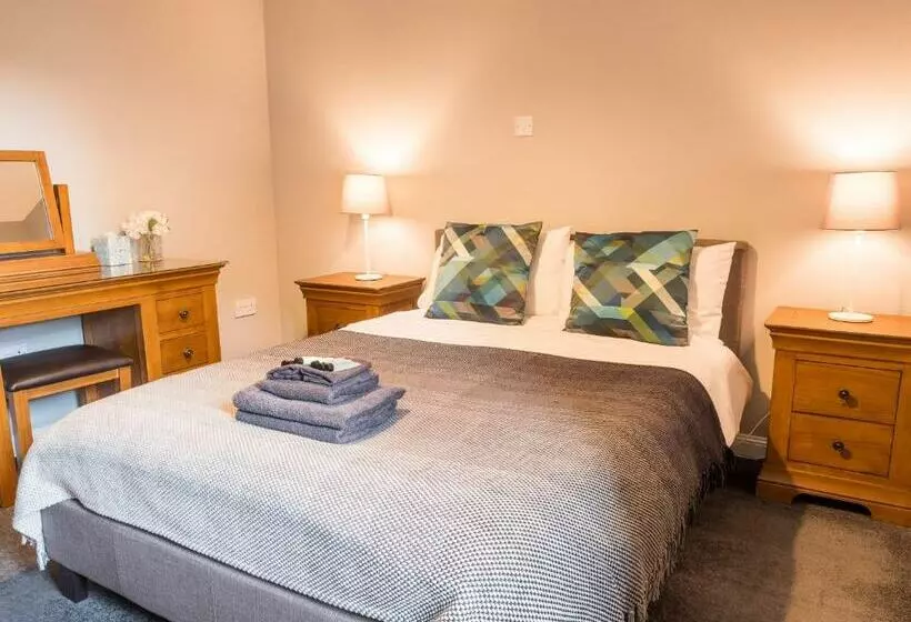 Majatalo The Birches