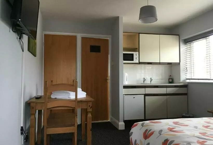 T & J Motel