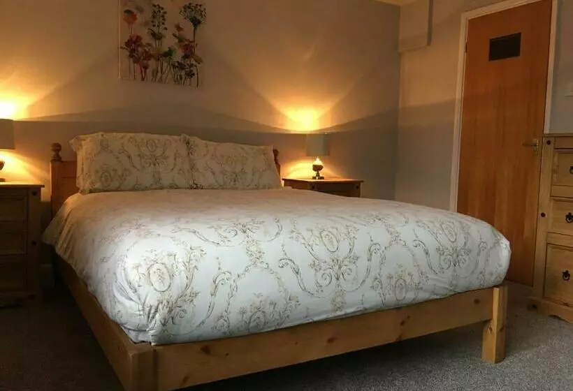 T & J Motel