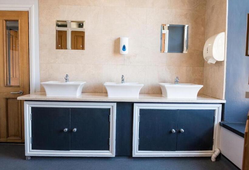 호스텔 The Full Moon Backpackers