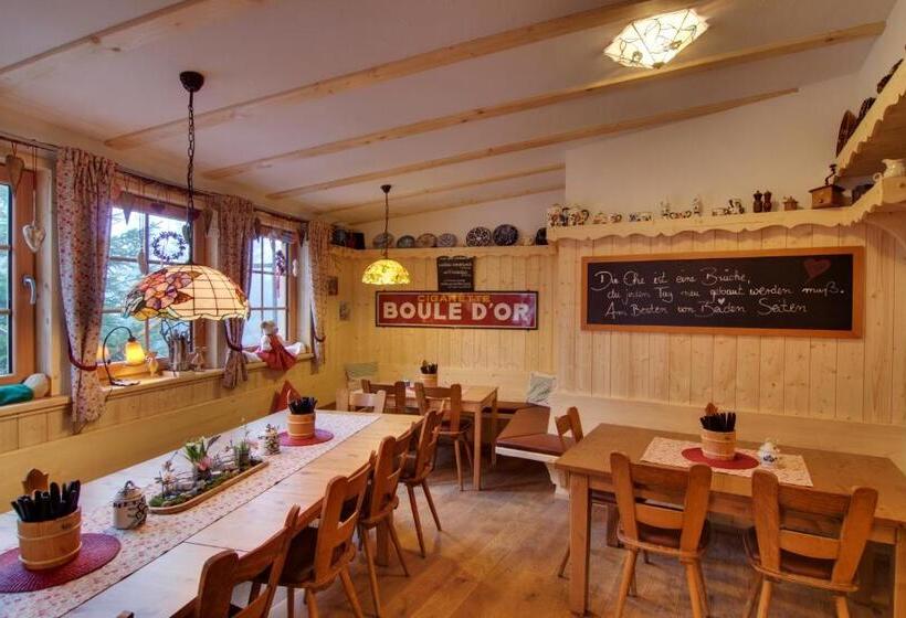 فندق صغير Zur Grossen Tanne