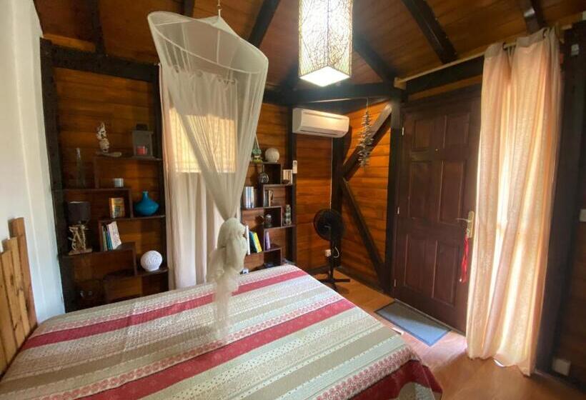 تختخواب و صبحانه La Baie Du Bonheur