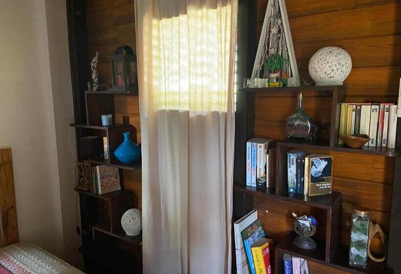 تختخواب و صبحانه La Baie Du Bonheur