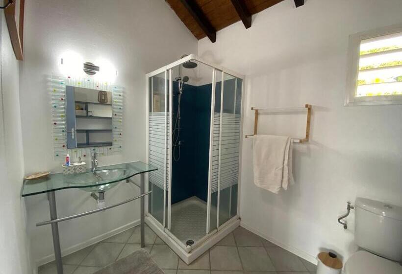 تختخواب و صبحانه La Baie Du Bonheur