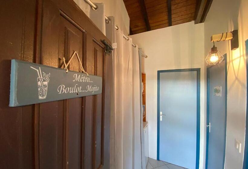 تختخواب و صبحانه La Baie Du Bonheur