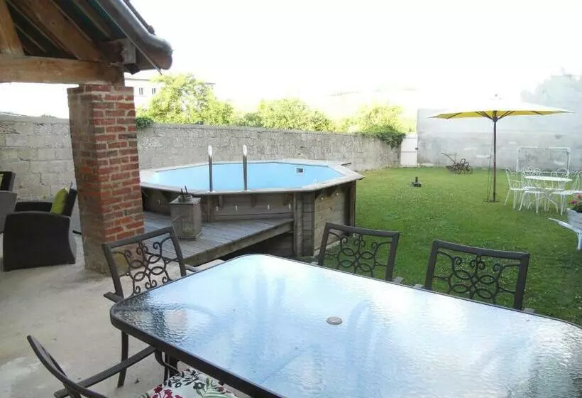 ベッドアンドブレックファースト Les Mille Et Une Pierres