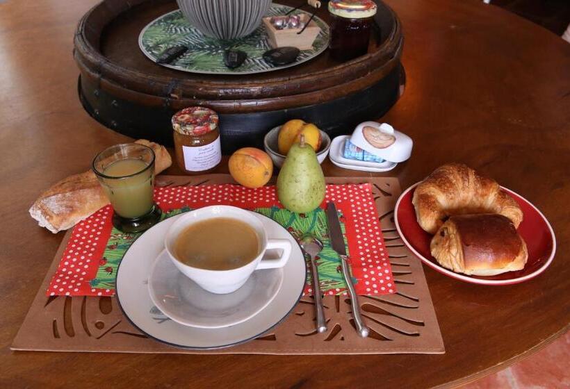 تختخواب و صبحانه Au Coeur Des Vignes