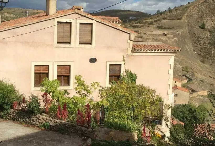 Aamiaismajoitus (B&B) Casa Lola