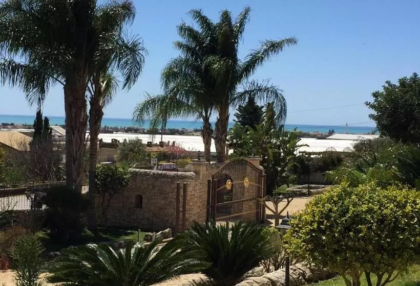 Aamiaismajoitus (B&B) Villa Giulia   Sicilian Luxury Garden