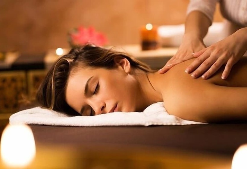 בית מלון כפרי Hôtel Wellness Eau De Roche Durbuy