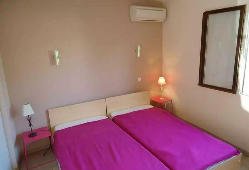 پانسیون Delaporte