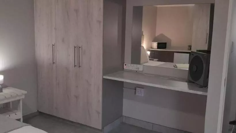 Majatalo Kelzane Self Catering