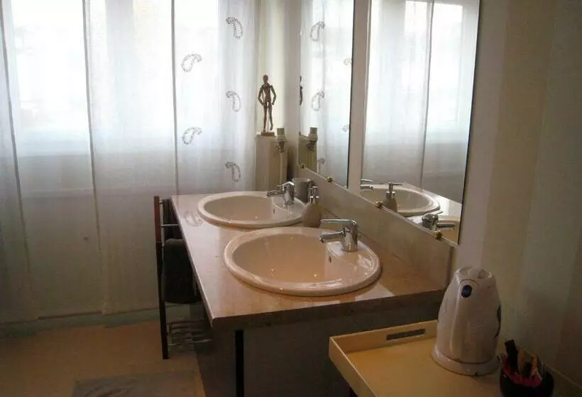 تختخواب و صبحانه La Rosière De Marcq