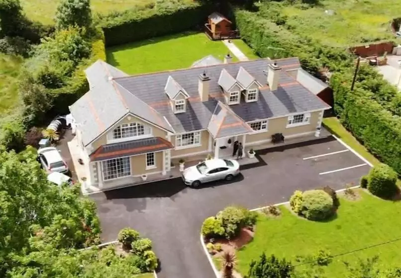 Aamiaismajoitus (B&B) Leabrook House