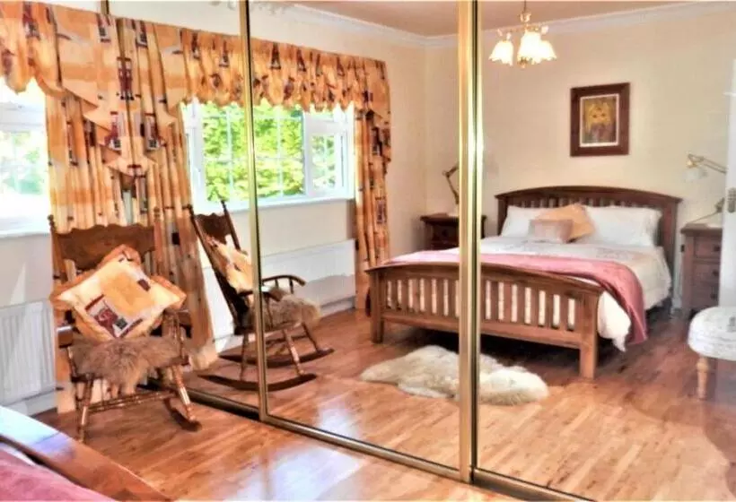 Aamiaismajoitus (B&B) Leabrook House