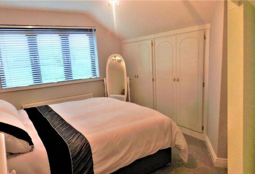 مبيت وإفطار Leabrook House